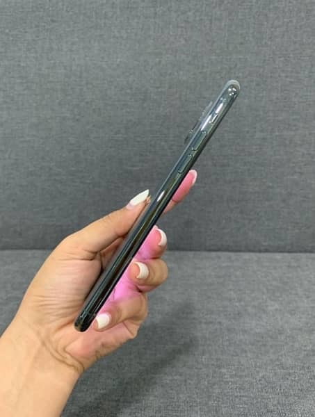 IPhone 11 Pro LLA 256Gb Midnight Green Colour Dual Sim Pta Approved. 1