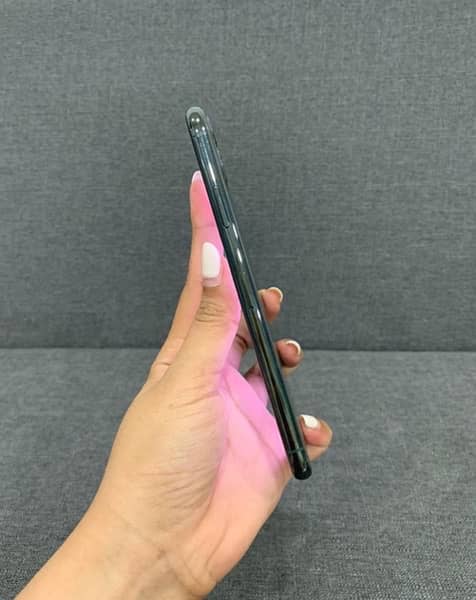 IPhone 11 Pro LLA 256Gb Midnight Green Colour Dual Sim Pta Approved. 2