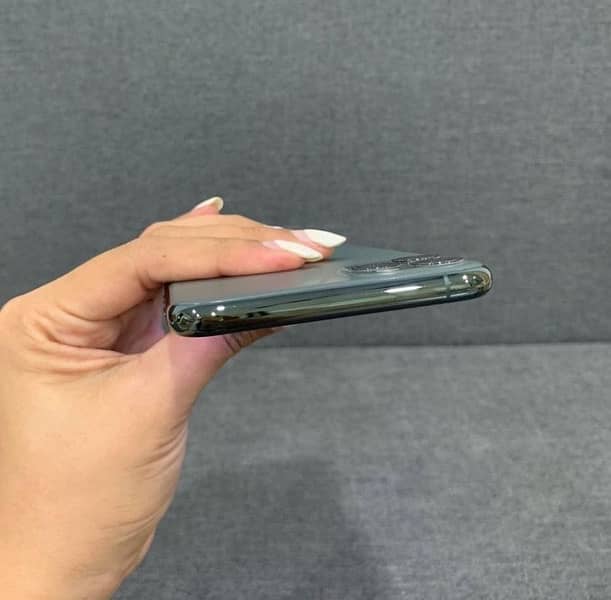 IPhone 11 Pro LLA 256Gb Midnight Green Colour Dual Sim Pta Approved. 3