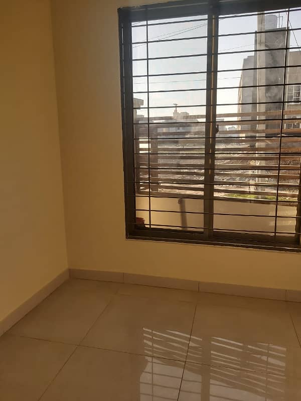 4 Marla Plaza Urgent For Sale In Canal Garden Lahore 0