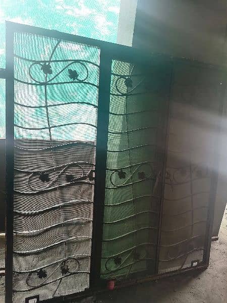 Iron Window with glass 5*5* 2