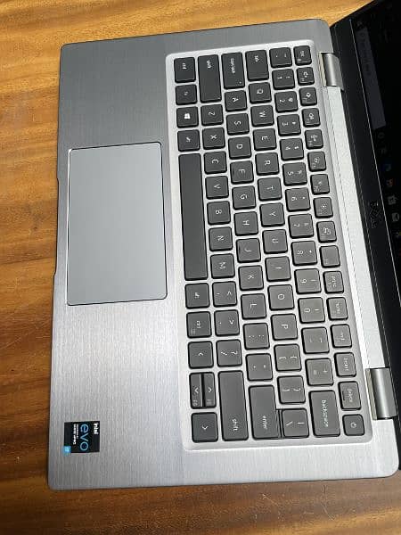 dell latitude 7420, i5 11 gen, 8gb ram, 256 ssd, 4k 2in 1 4