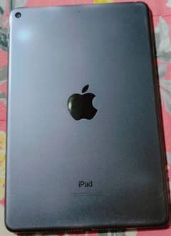 Ipad mini 5  . . 64GB . . with box  9/10 condition