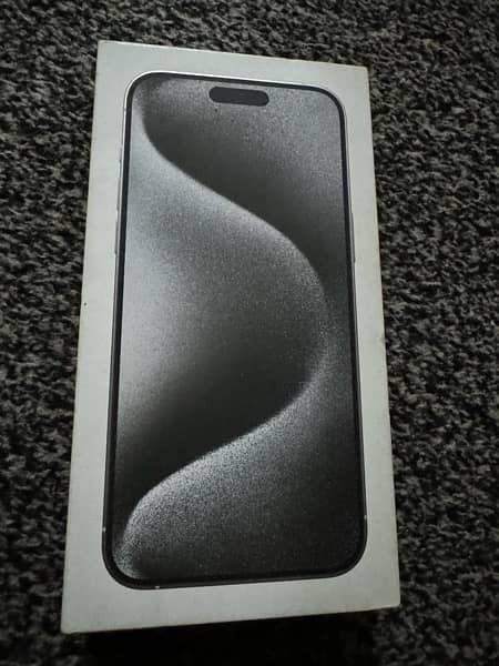 iPhone 15 PM 256gb JV white titanium 5