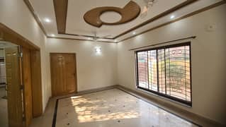 10 Marla House is Available For Rent In Jasmine Block Bahria Town Lahore 0