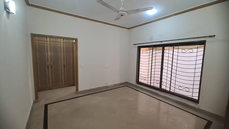 10 Marla House is Available For Rent In Jasmine Block Bahria Town Lahore 8