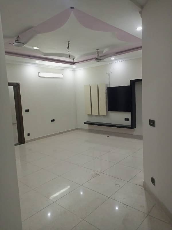 10 Marla House is Available For Rent In Johar Block Bahria Town Lahore 7