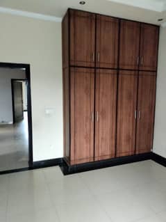 10 Marla Upper Portion is Available For Rent in Janiper Block Bahria Town Lahore