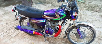 Honda 125 blue