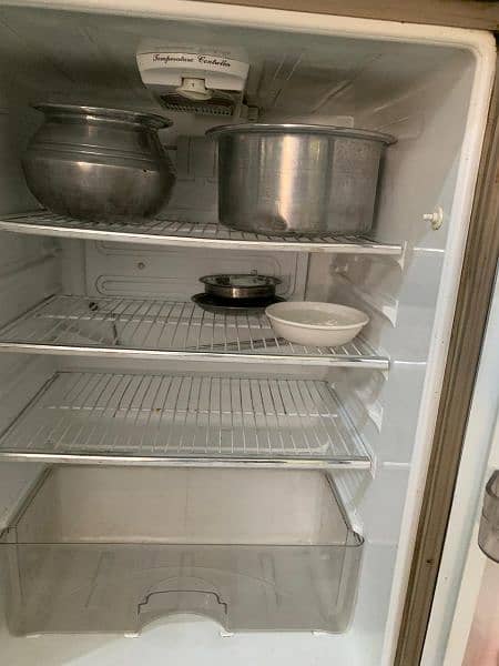 Dawlance Refrigerator in Good condition 5