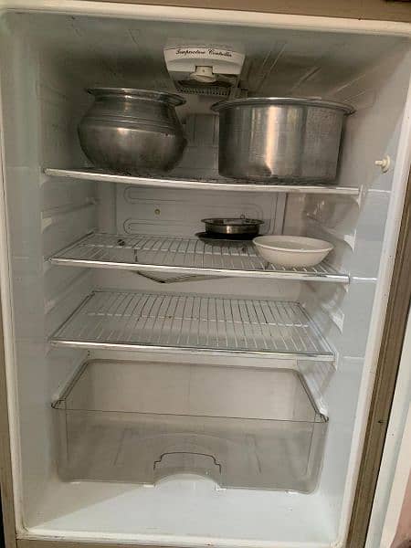 Dawlance Refrigerator in Good condition 6