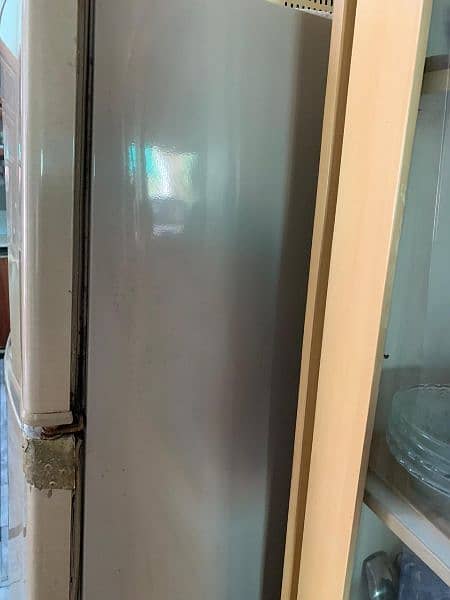 Dawlance Refrigerator in Good condition 7