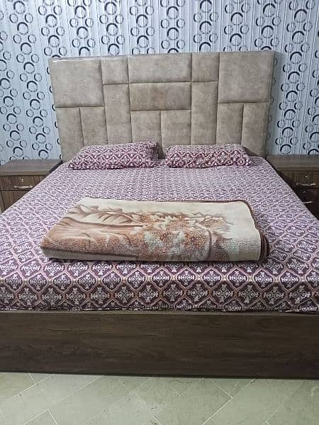 I am sale 3 Pice Bed Room Set 2