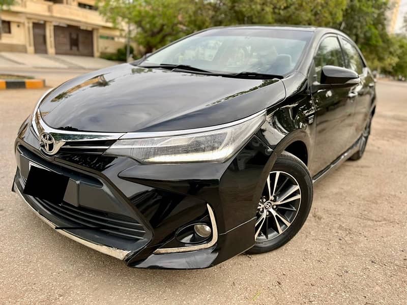 Toyota Corolla Altis Grande 1.8 Model 2018 1