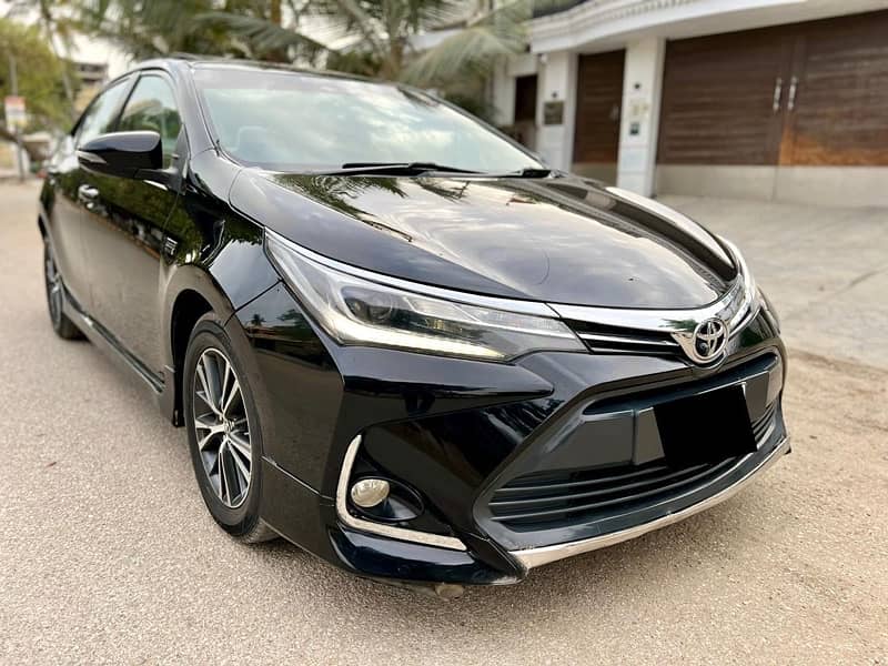 Toyota Corolla Altis Grande 1.8 Model 2018 2