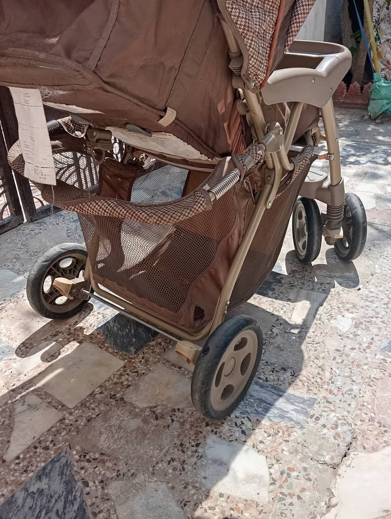 Imported Baby Stroller in perfect condition 5