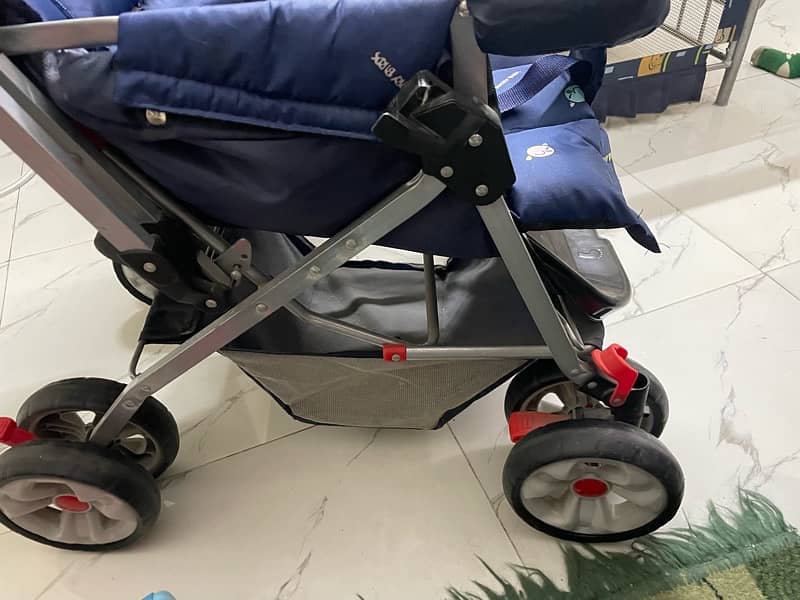 baby pram and carry cot 2