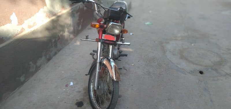 Road Prince bike 70 cc  condition 9/10 1