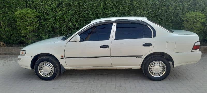 Toyota indus Corolla XE 2001 family car 2