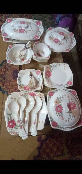 plastic dinner set 0