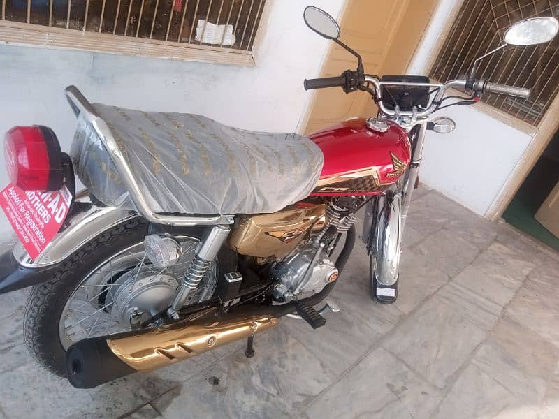 Honda 125 special & Gold Edition With VIP Mardan Number  Self start 1