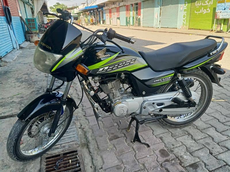 Honda Deluxe 125 2015 Swabi Number 1