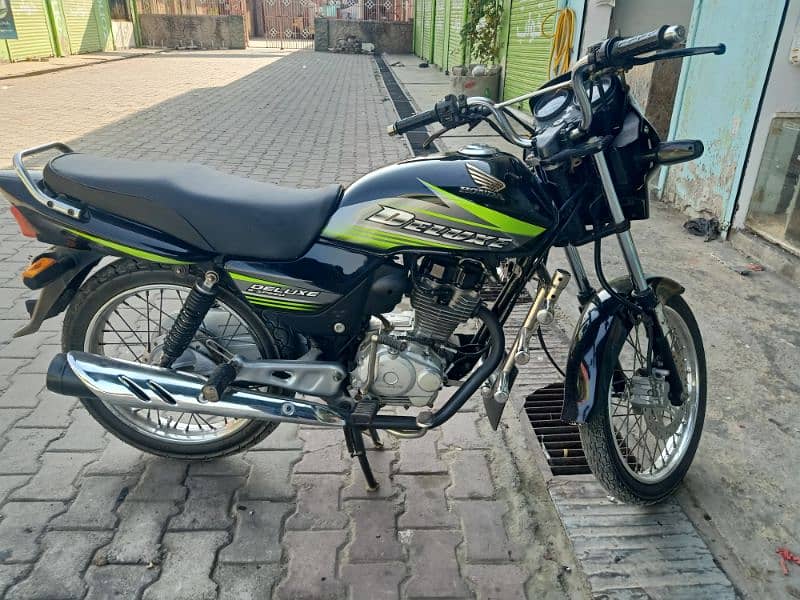 Honda Deluxe 125 2015 Swabi Number 5