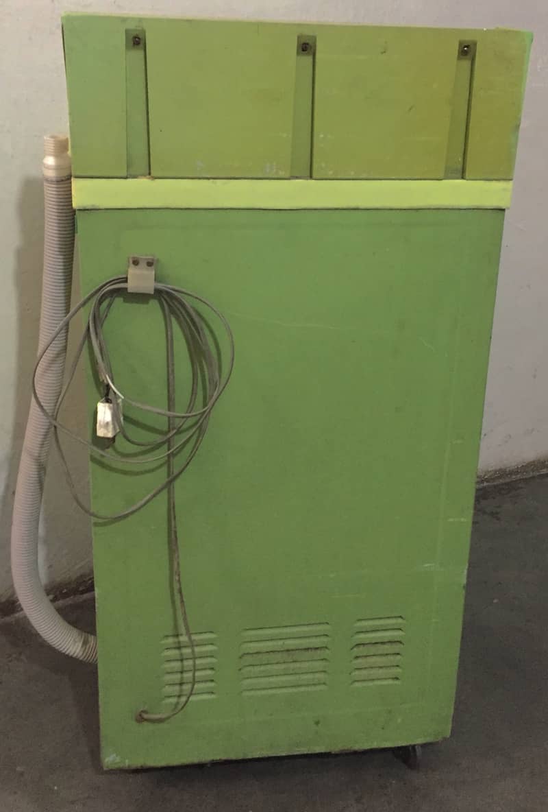 Lady Washing Machine in Excellent working condition 3