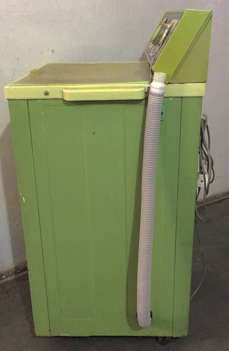 Lady Washing Machine in Excellent working condition 4