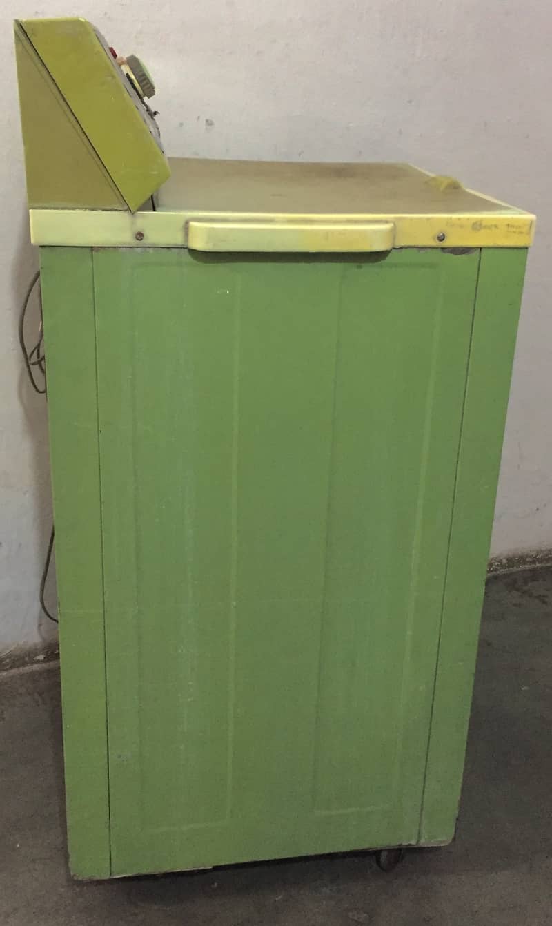 Lady Washing Machine in Excellent working condition 7