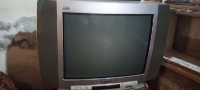 National LG TV  Bahat acha TV 10 / 9 condition 2