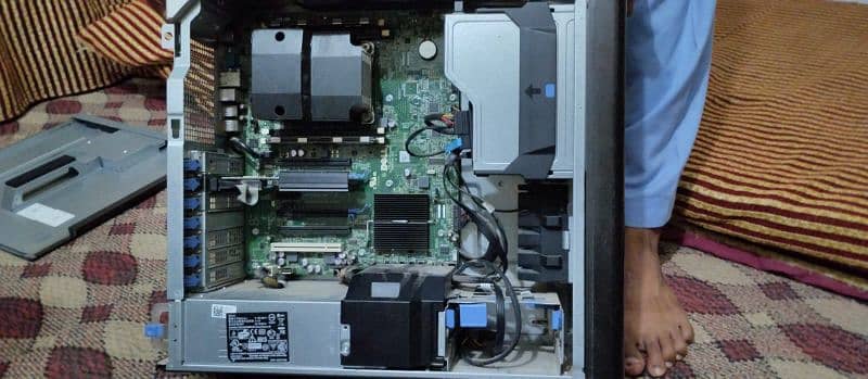 Workstation Dell T3600 E5 2670 1