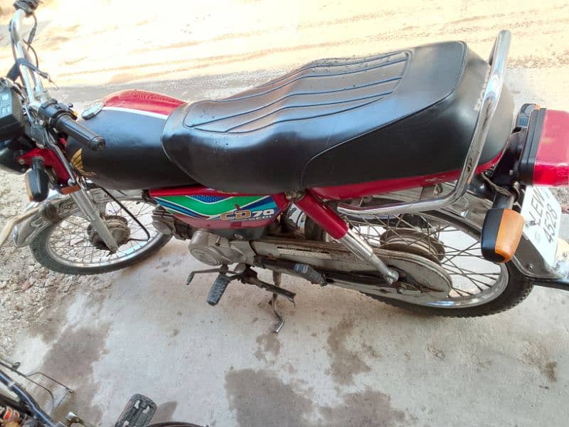 Honda CD 70 Model 17A 3