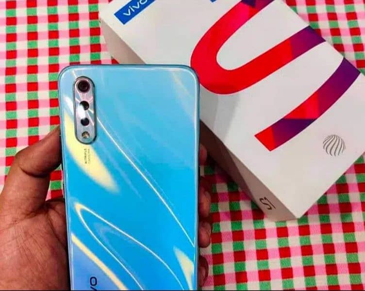 vivo s1 what's app 03230915322 3