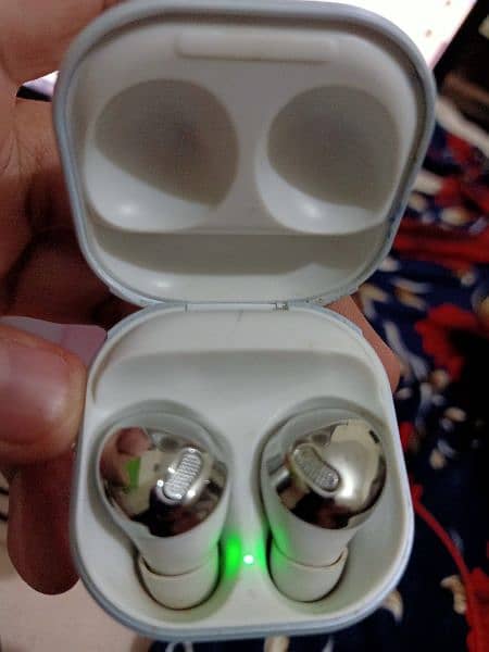 Samsung Buds Plus 1