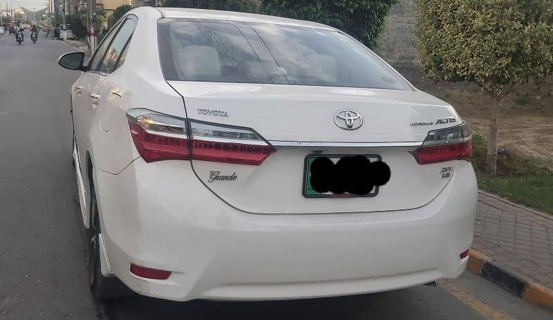 Toyota Altis Grande 2018 3