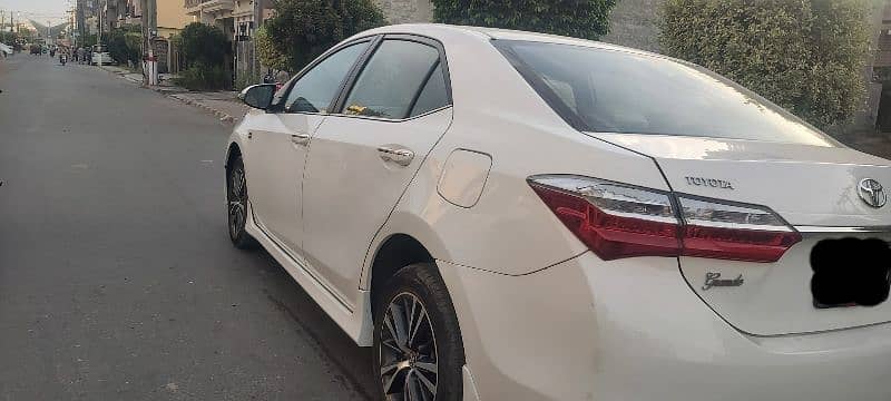 Toyota Altis Grande 2018 4