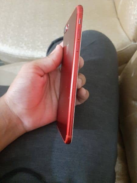 I phone 7 plus 128 jb red colour 03284605016 3