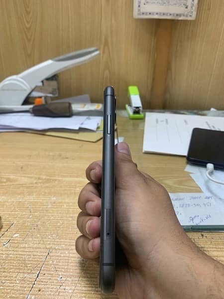 Iphone 11 128 GB JV model non PTA    03314291817 4