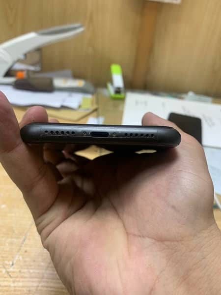 Iphone 11 128 GB JV model non PTA    03314291817 6