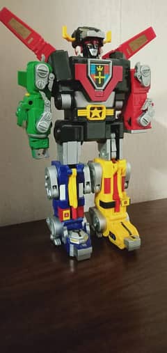 Voltron Plastic Unique