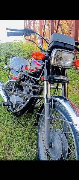 Honda 125 New Condition 4