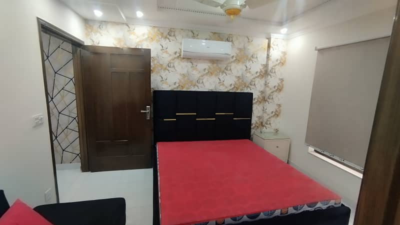 BRAND NEW 2 BEDROOMS FULLY LUXURY AND FULLY FURNISH IDEAL LOCATION EXCELLENT FLAT FOR RENT IN BAHRIA TOWN LAHORE 6