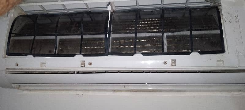 Haier 1.5 Ton Split Inverter AC for sale Very good Condition. (R-410A) 3