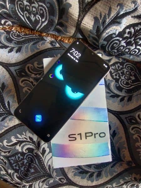 Vivo S1 Pro (8GB/128GB) 1