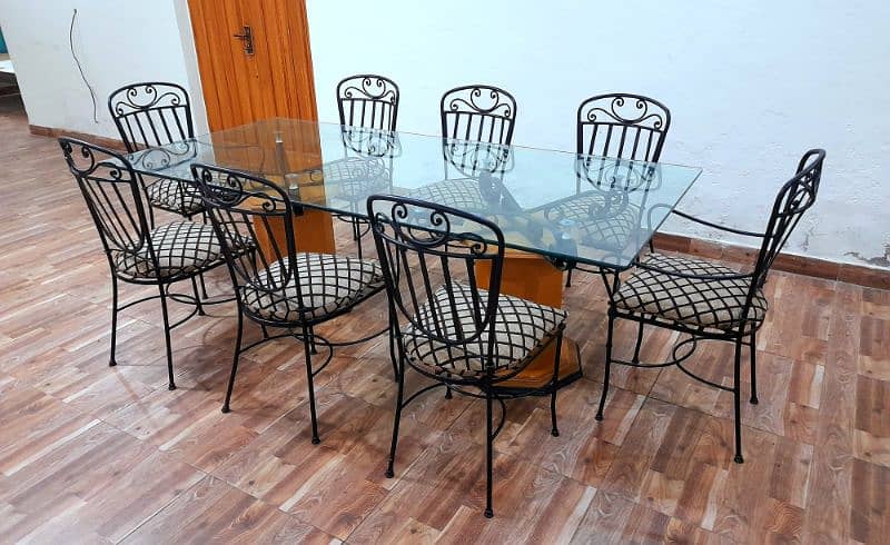 8 CHAIRS DINING TABLE NEW CONDITION 1