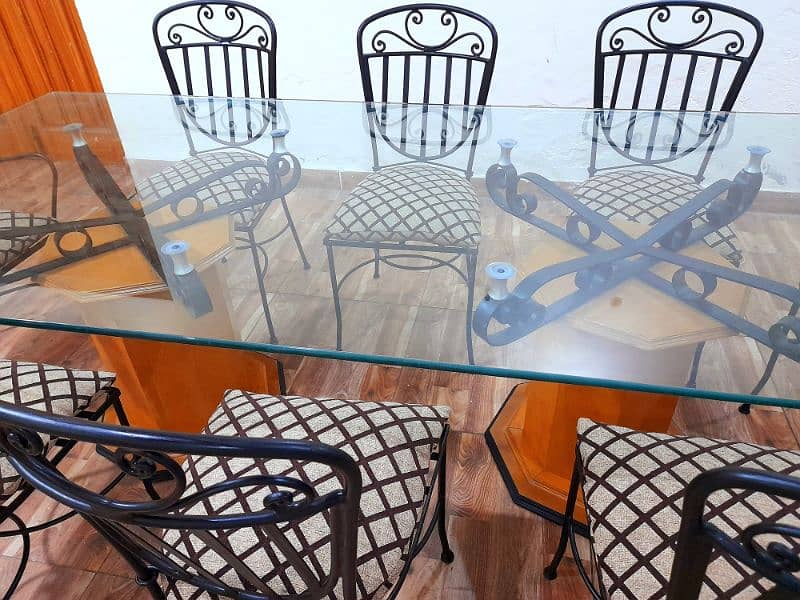 8 CHAIRS DINING TABLE NEW CONDITION 2