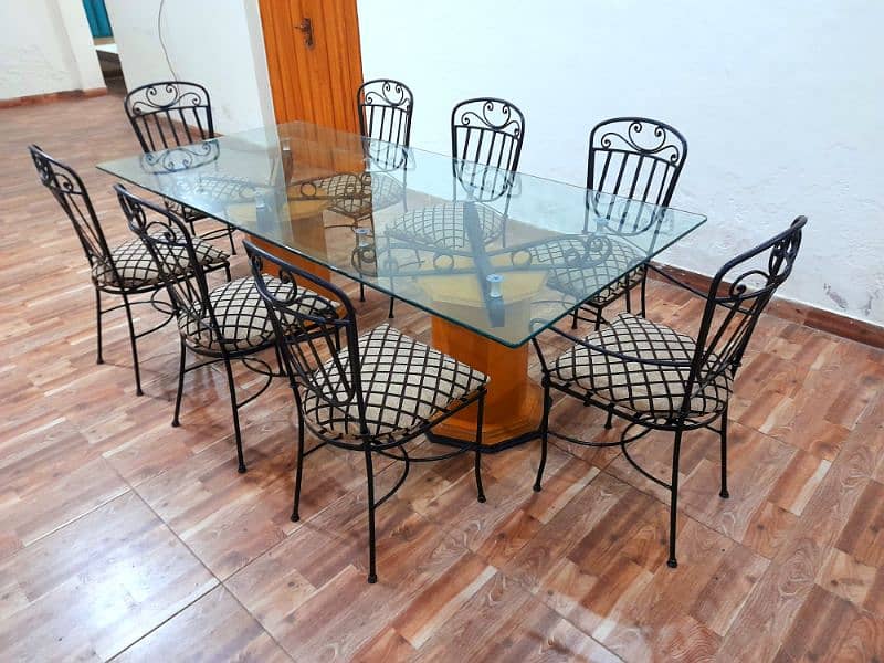 8 CHAIRS DINING TABLE NEW CONDITION 3