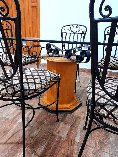 8 CHAIRS DINING TABLE NEW CONDITION 5