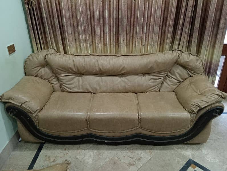 Used Comfortable Sofa Set of 3 1